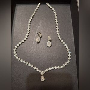 Elegant Silver Necklace and Earring Set